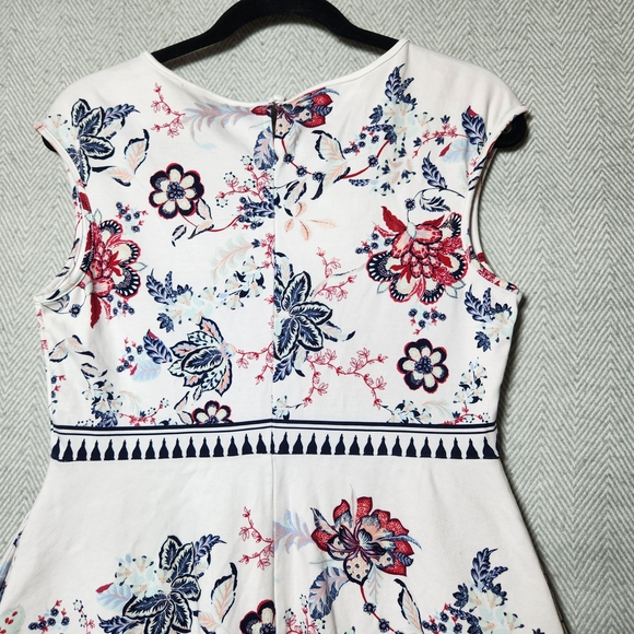 New York & Company Size M Floral Sleeveless  Mini Dress With Pockets - Picture 8 of 13